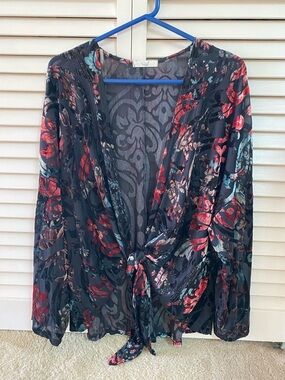 Easel Black Velvet and Gray Patterned Tie Knot Kimono